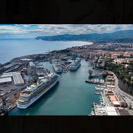 Il Talismano-In Citta -Vicino Al Mare Lägenhet Savona Exteriör bild