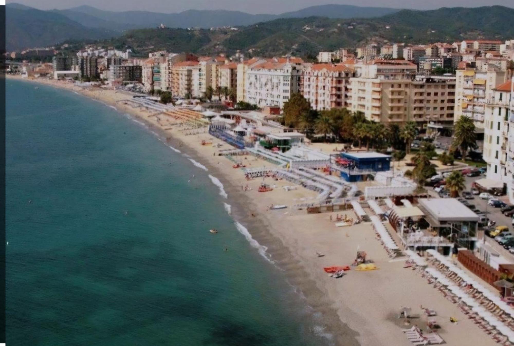 Il Talismano-In Citta -Vicino Al Mare Lägenhet Savona Exteriör bild